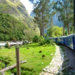 Viaje en tren turístico a Machu Picchu desde Cusco durante tour full day